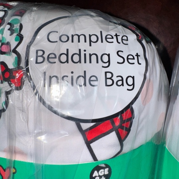 Hello Kitty Festive size Full Bed Set - White and Red - Picture 4 of 7